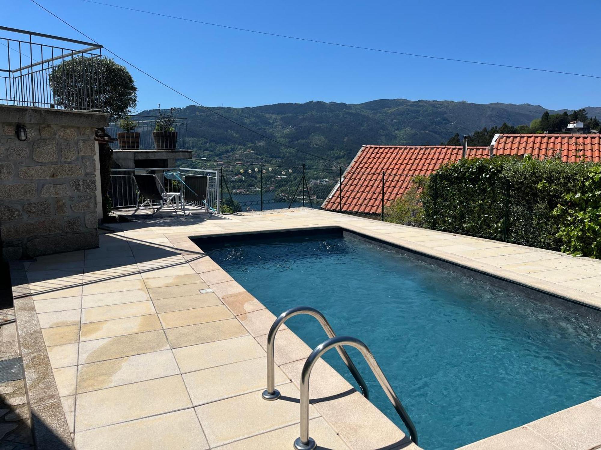 Casa Da Lage - T1 Com Piscina Privada - Geres 吉尔斯 外观 照片