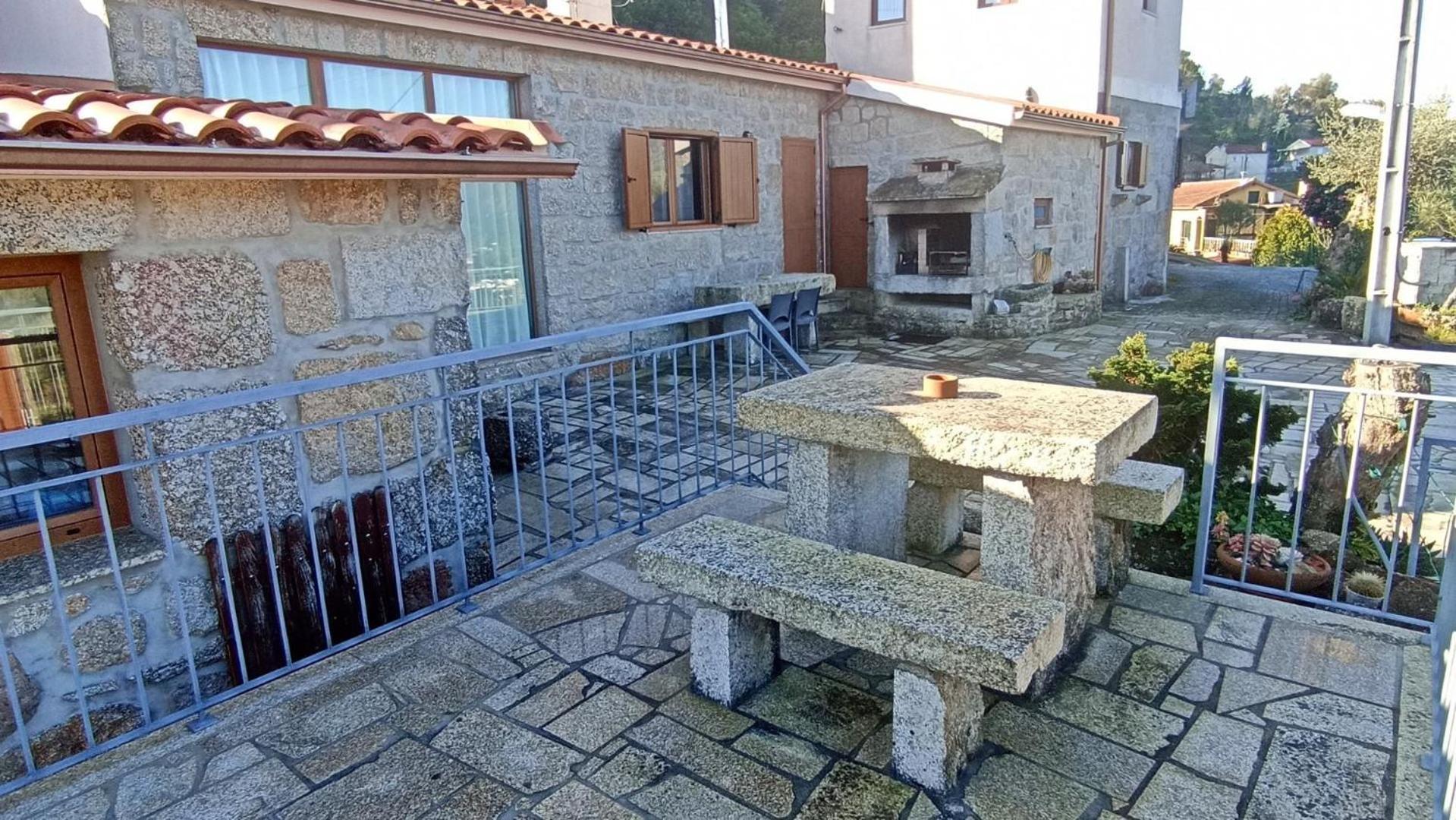Casa Da Lage - T1 Com Piscina Privada - Geres 吉尔斯 外观 照片